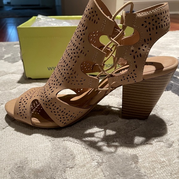 Shoes - Picture 3 of 3